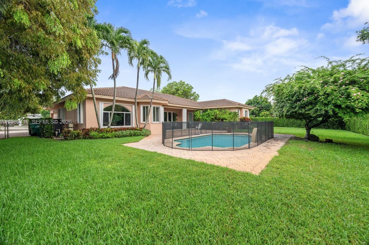 10621 SW 77th Ave , Pinecrest, FL 33156 Photo