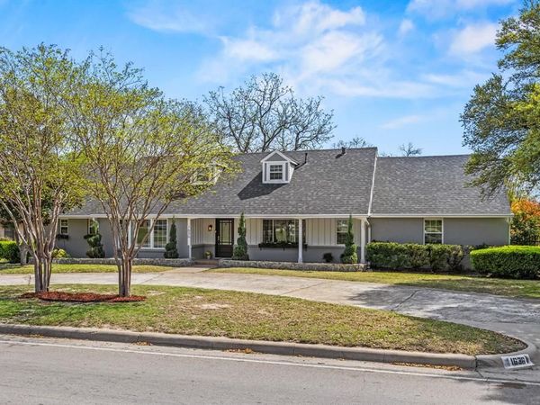 1636 W Red Bird Lane, Dallas, TX 75232