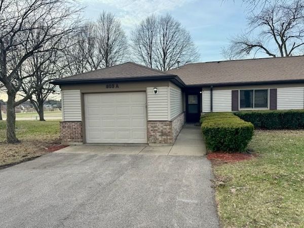 803A Coventry Lane , Sterling, IL 61081