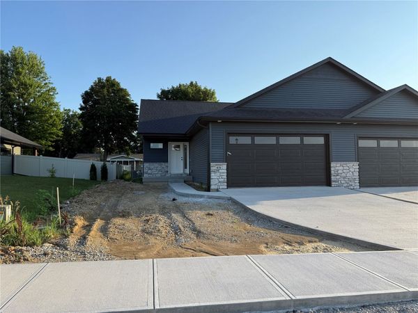 831 Prairie View Drive, West Branch, IA 52358