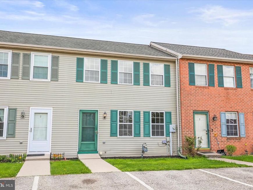 5 Oxwood Circle, New Oxford, PA 17350 Main Photo