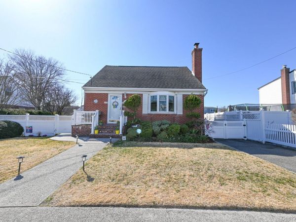 380 Doris Avenue, Franklin Square, NY 11010