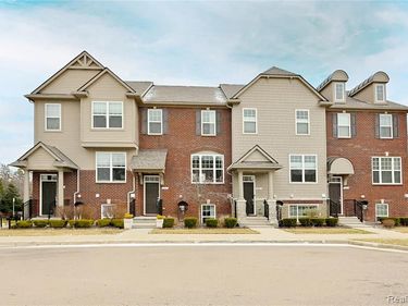 2817 Hartwick Drive, Rochester Hills, MI 48307