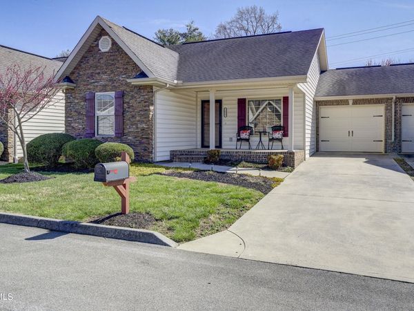 1022 Appaloosa Trail, Johnson City, TN 37604