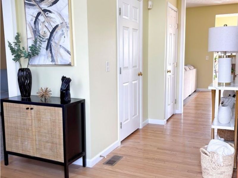 5236 Giacomo Court NW, Canton, OH 44709 Photo 3