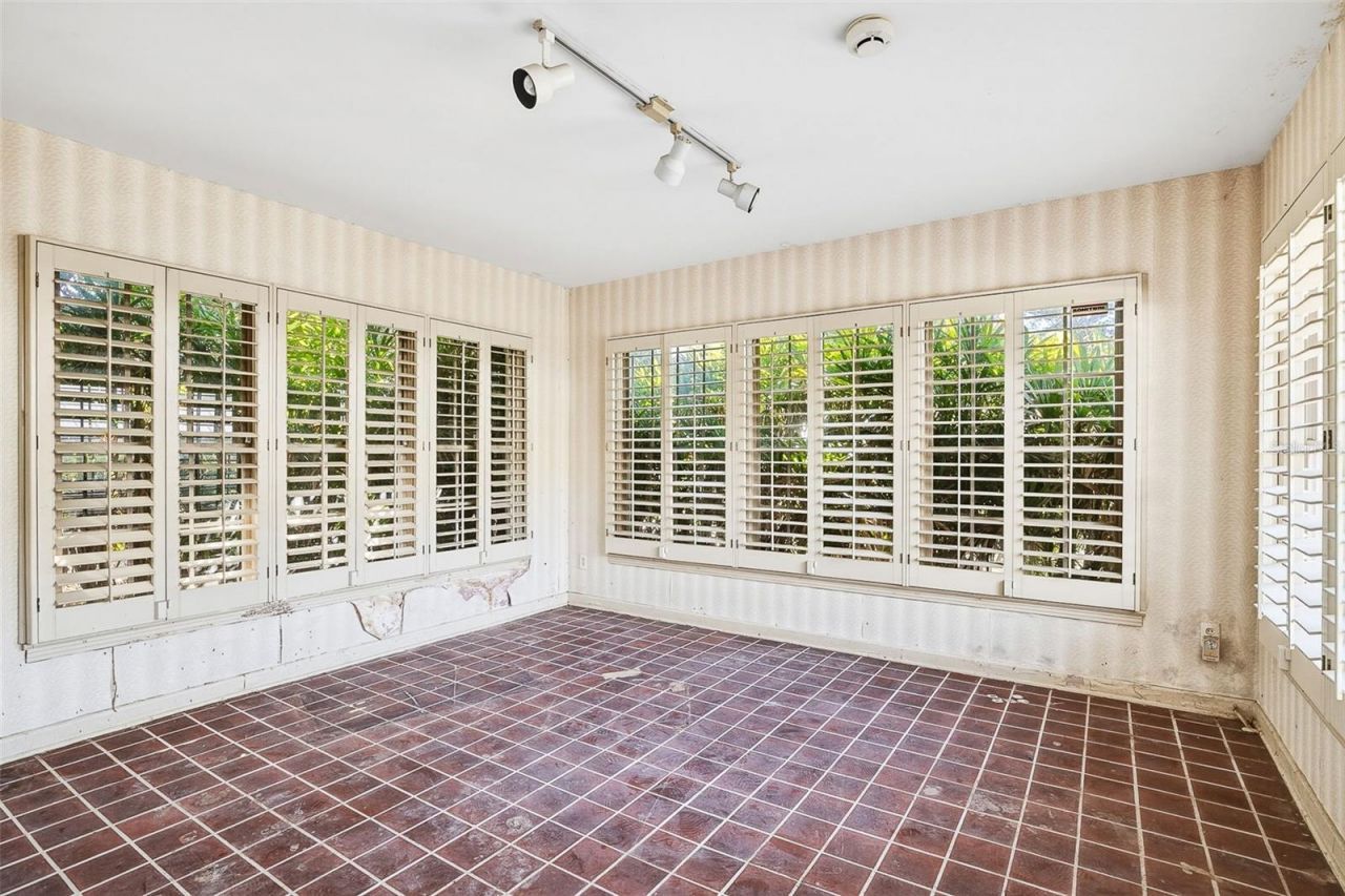 5013 Bay Shore Road, Sarasota, FL 34234 Photo