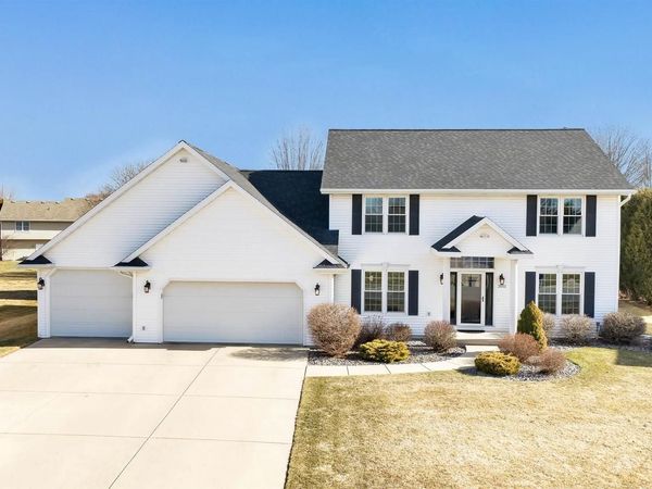 2011 WHISTLING SWAN CIRCLE, De Pere, WI 54151