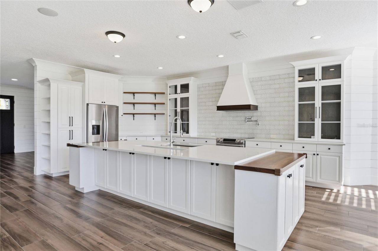 8 Winters Landing Drive, Oakland, FL 34787 Photo