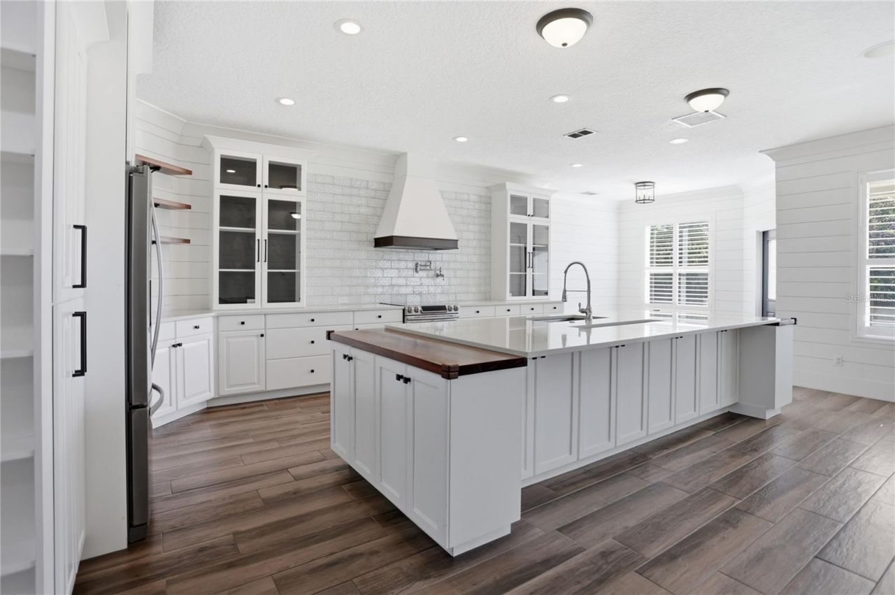 8 Winters Landing Drive, Oakland, FL 34787 Photo