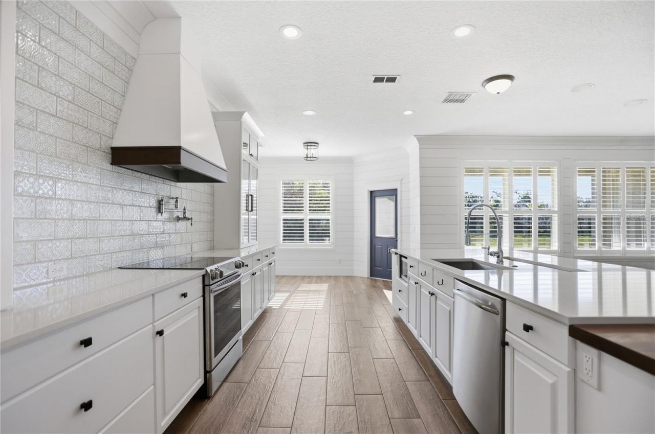 8 Winters Landing Drive, Oakland, FL 34787 Photo