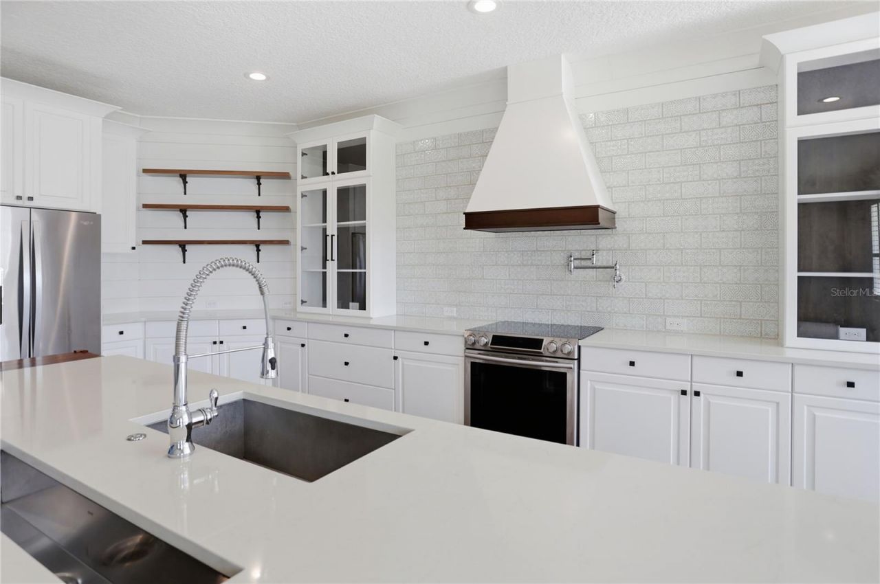 8 Winters Landing Drive, Oakland, FL 34787 Photo