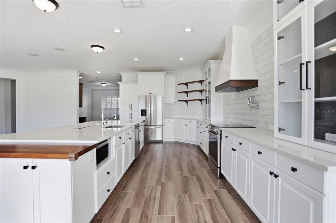 8 Winters Landing Drive, Oakland, FL 34787 Photo