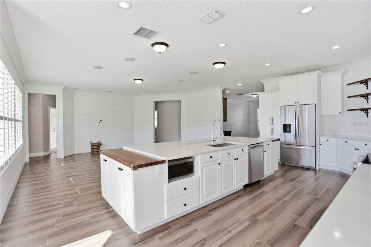 8 Winters Landing Drive, Oakland, FL 34787 Photo