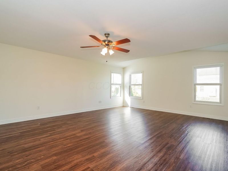 302 Triple Crown Way , Marysville, OH 43040 Photo 2