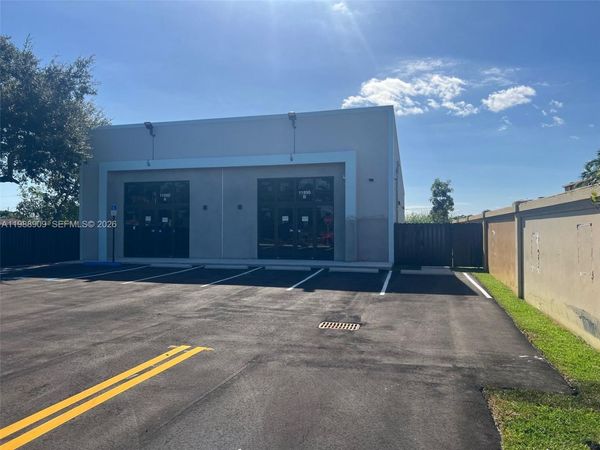 11890 SW 220th St, Miami, FL 33170