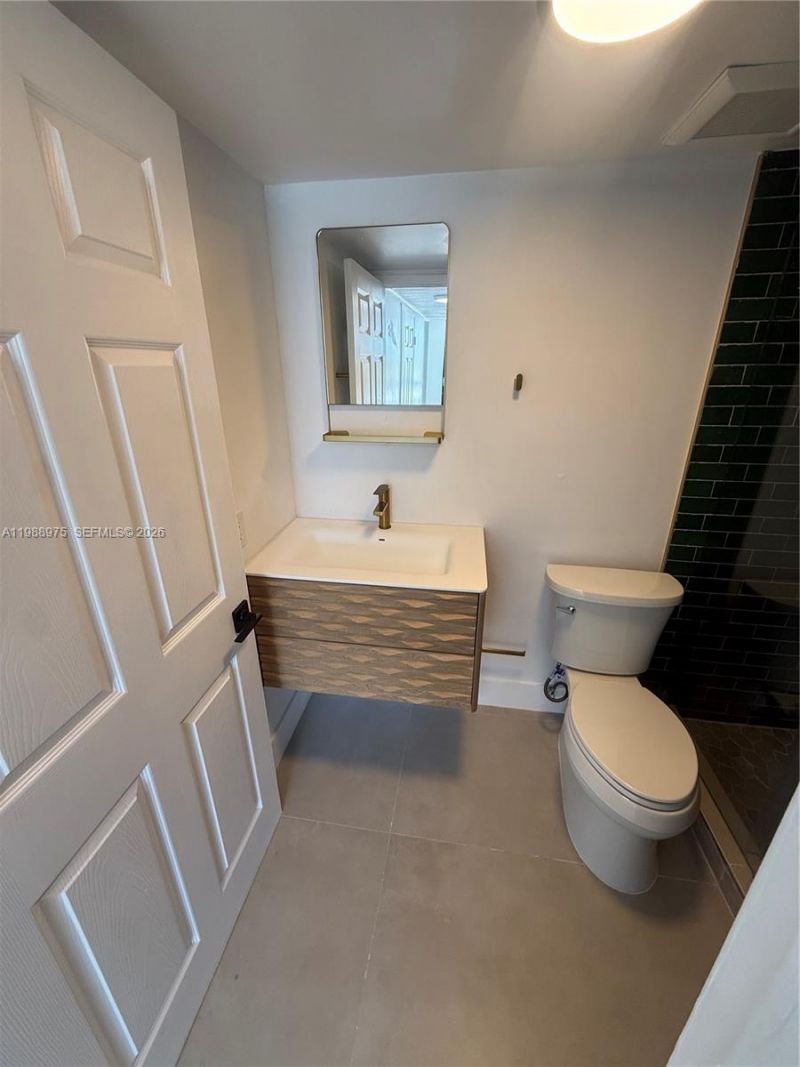 6937 Bay Dr , Miami Beach, FL 33141 Photo