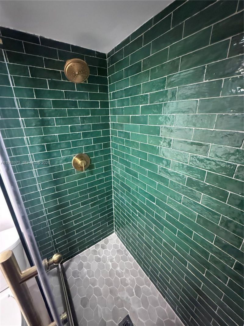 6937 Bay Dr , Miami Beach, FL 33141 Photo