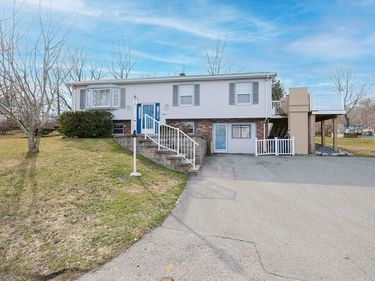 111 Almy Rd, Somerset, MA 02726