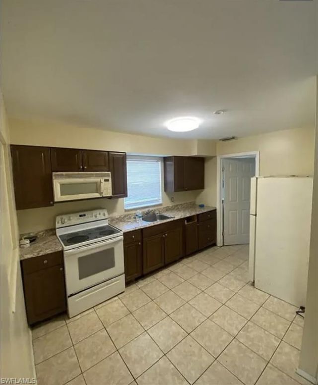 2985 Saint Charles St , Fort Myers, FL 33916 Photo