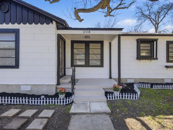 208 Frost, San Antonio, TX 78201