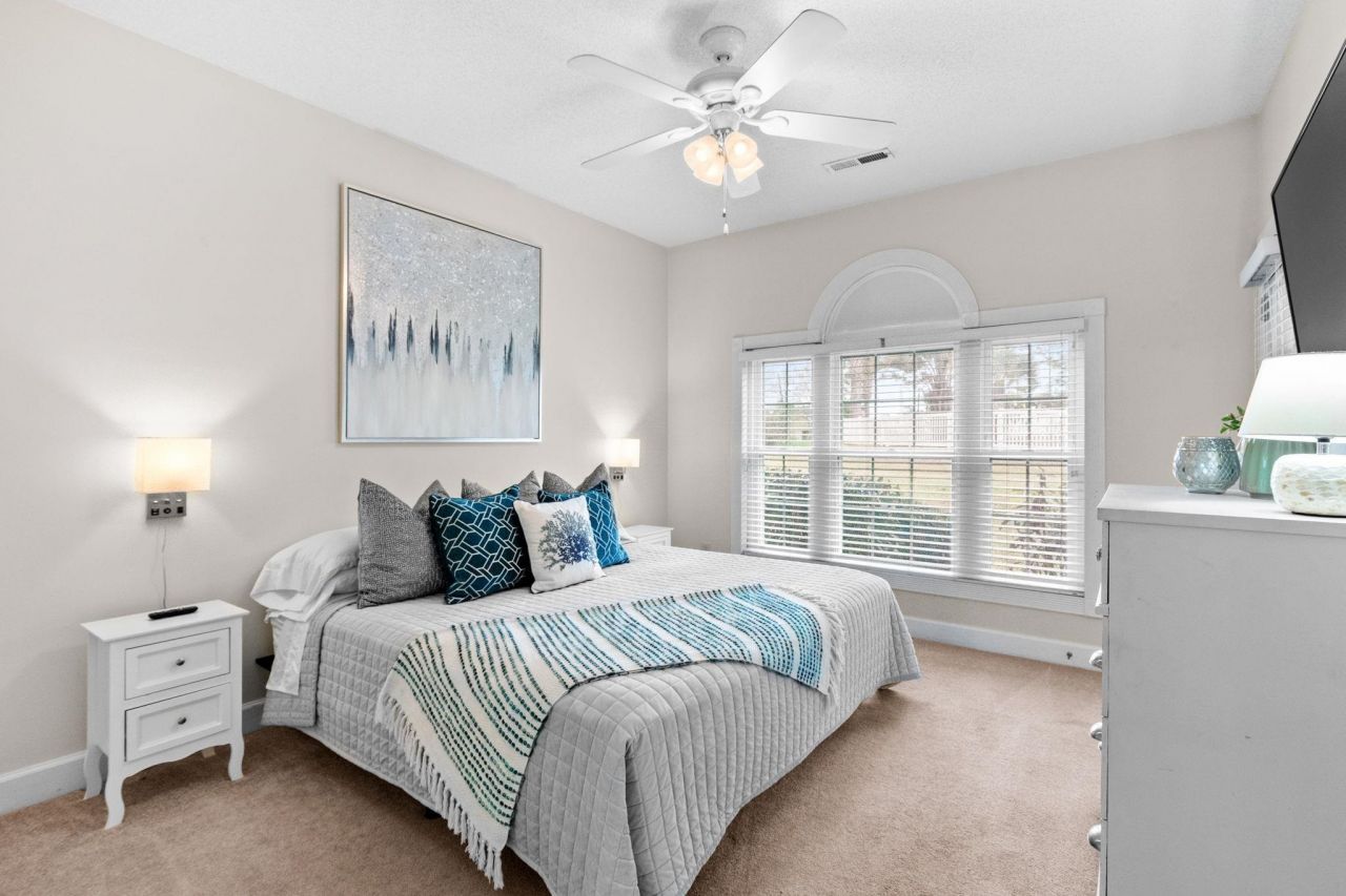 687 Riverwalk Dr.  Photo 21