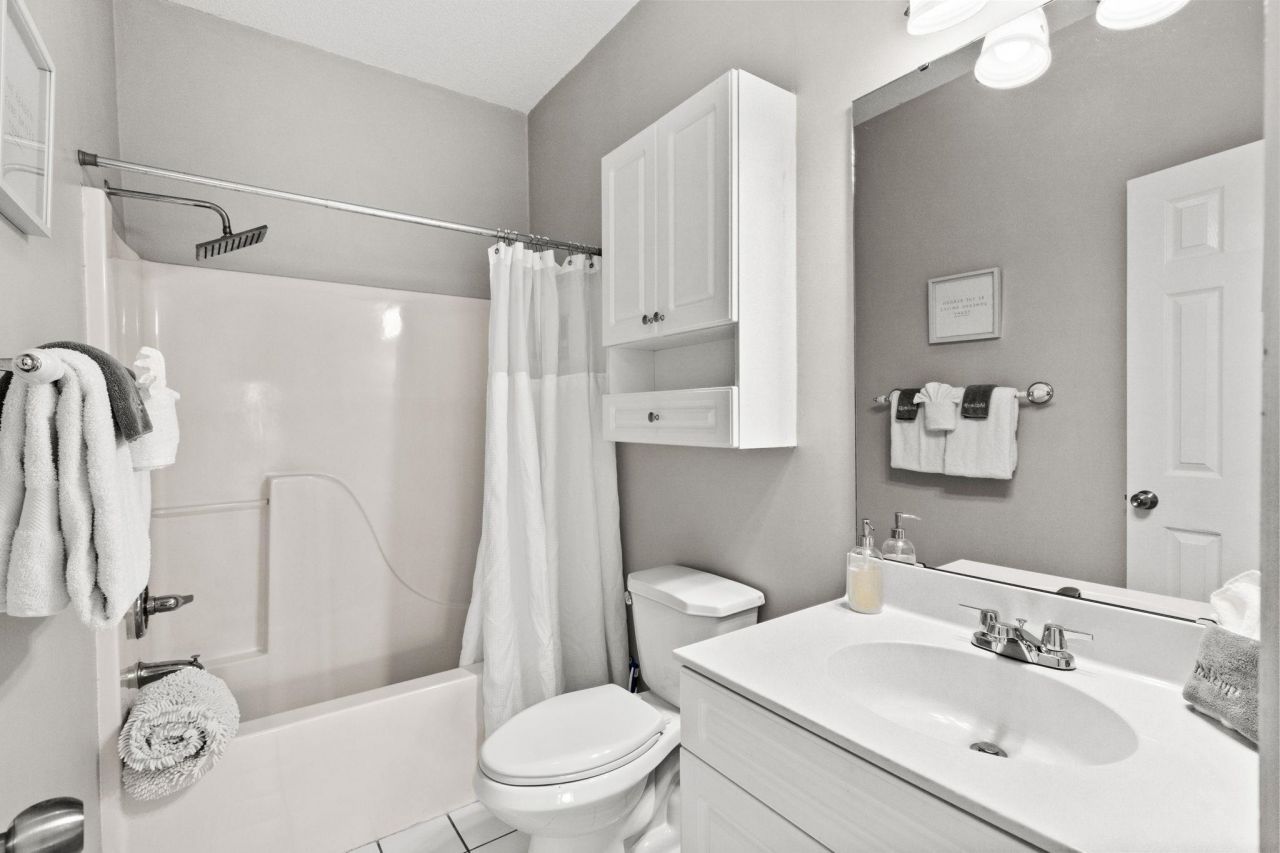 687 Riverwalk Dr.  Photo 24