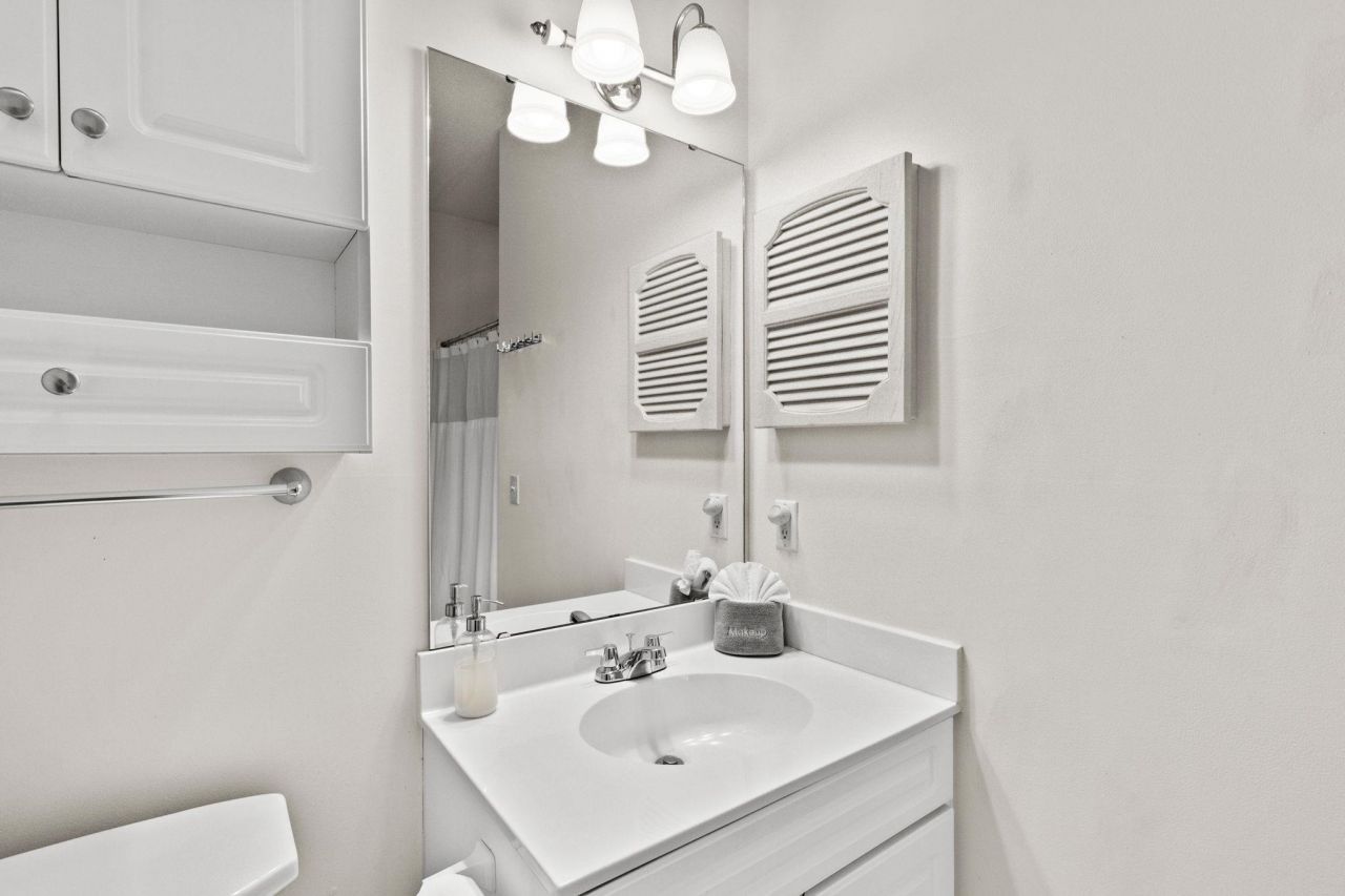 687 Riverwalk Dr.  Photo 27