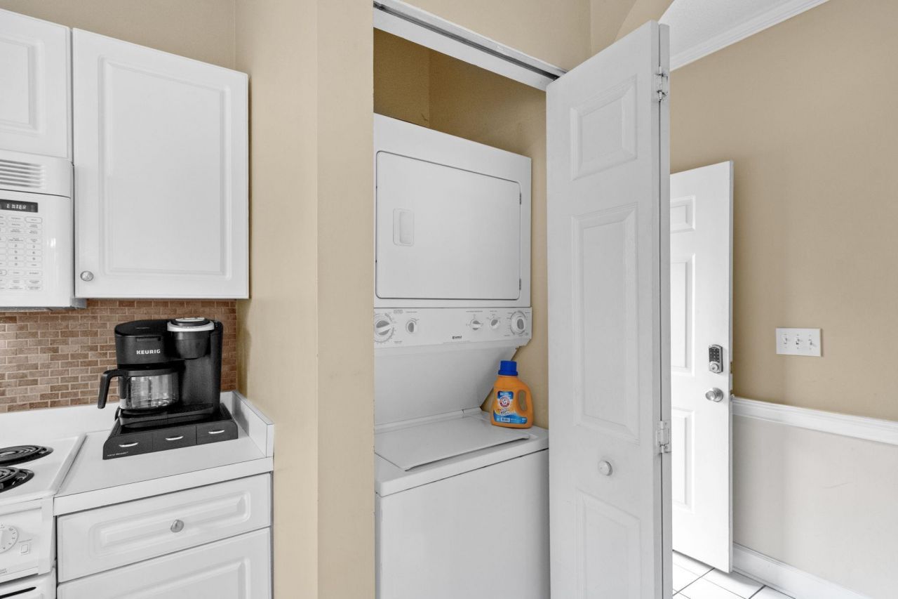 687 Riverwalk Dr.  Photo 29