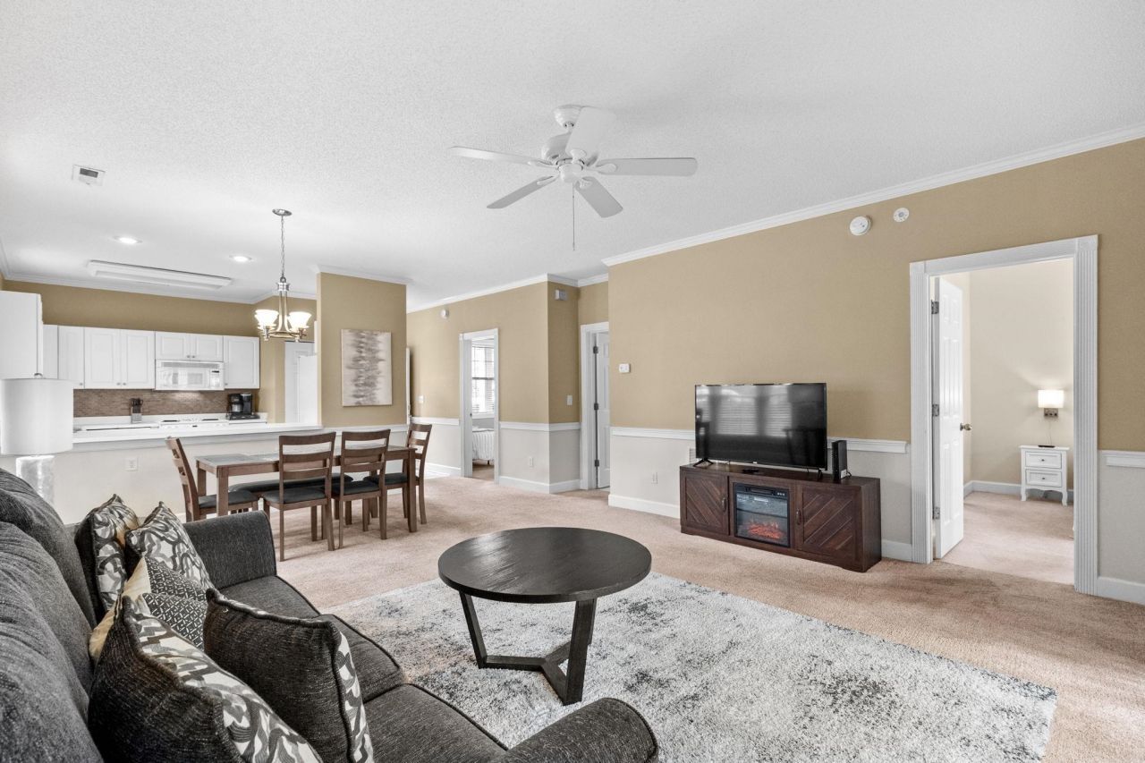 687 Riverwalk Dr.  Photo 8