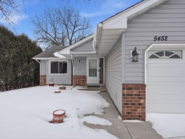 5452 Helena Road N, Oakdale, MN 55128