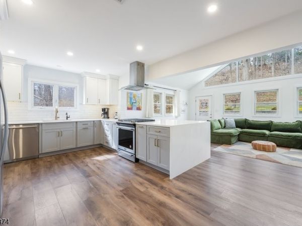 224 Gates Ave, Long Hill, NJ 07933