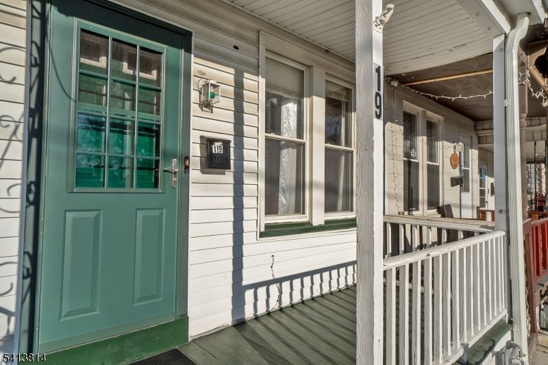 19 Railroad Avenue, Phillipsburg, NJ 08865 Main Photo