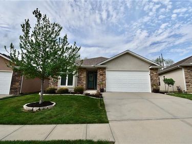 1928 Carter Court, Liberty, MO 64068