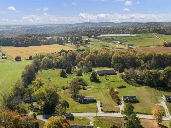 2709 Penns Chapel Road , Bowling Green, KY 42101