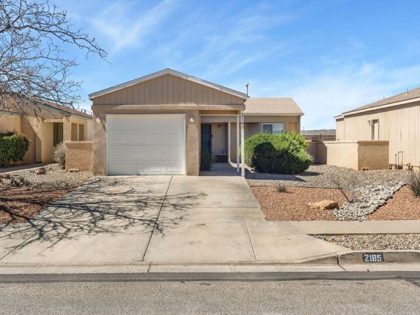 2185 High Desert Circle NE, Rio Rancho, NM 87144