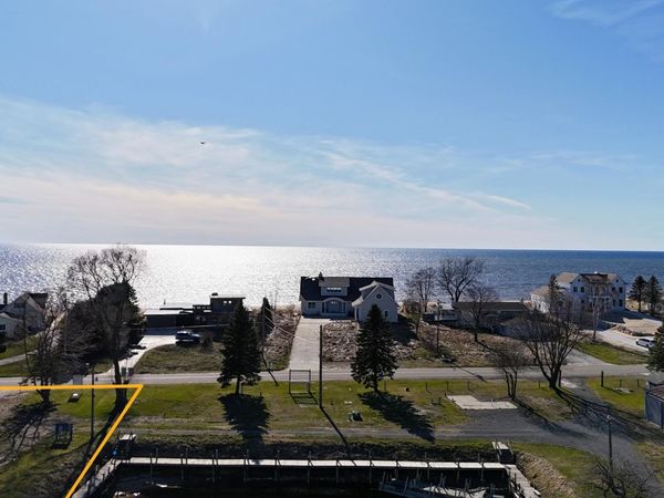 846 S Lakeshore Drive, Unit 3, Ludington, MI 49431