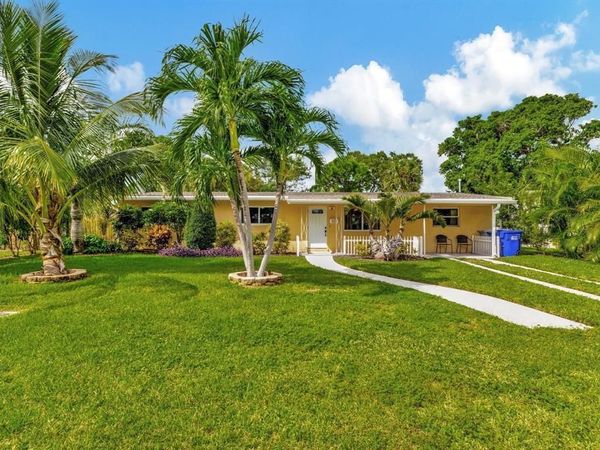 925 NE 25th Avenue, Pompano Beach, FL 33062