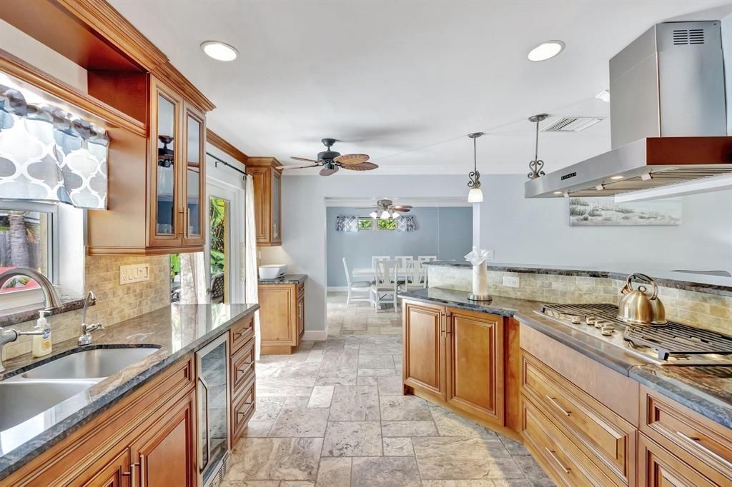 925 NE 25th Avenue, Pompano Beach, FL 33062 Photo