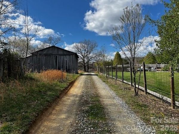 137 Cowboy Lane , Hot Springs, NC 28743