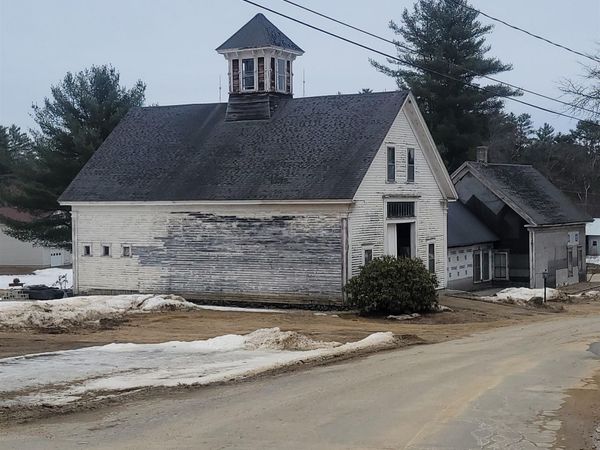 8 Lovejoy Road, Loudon, NH 03307