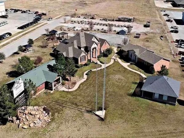 520 Holiday Drive, Ardmore, OK 73401