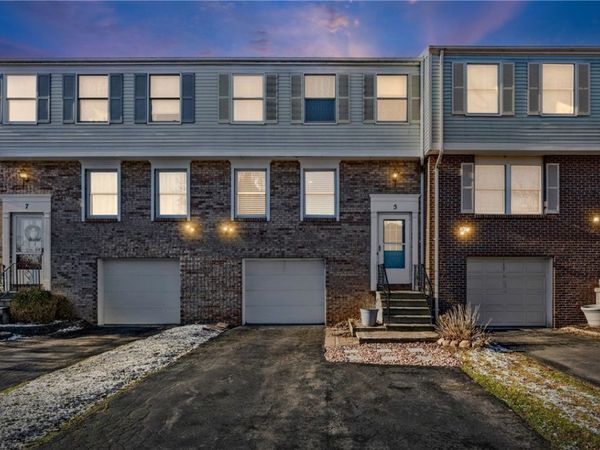 5 Bramblewood Lane , Penfield, NY 14526