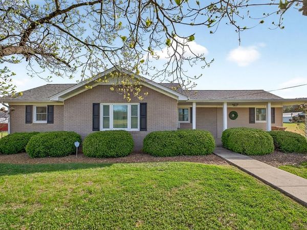 1003 Hodges Ferry Rd, Sparta, TN 38583