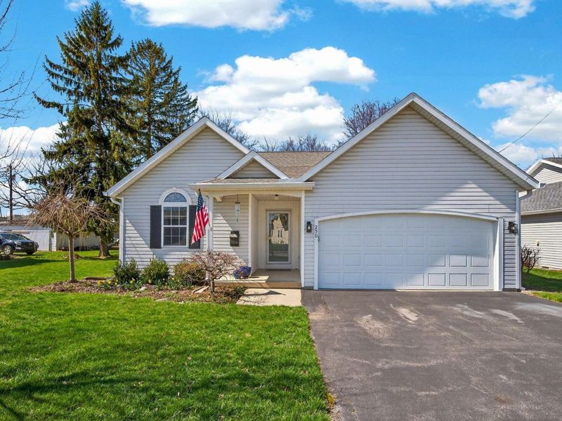 250 Gay Street, Plain City, OH 43064 Photo 2