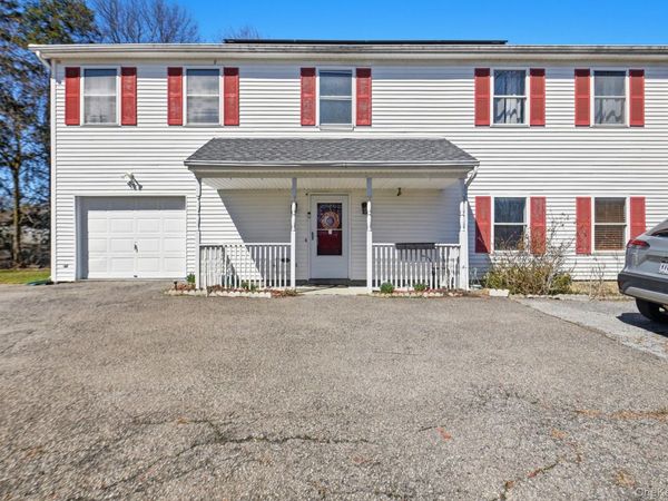 25 Degarmo Road, Poughkeepsie, NY 12603