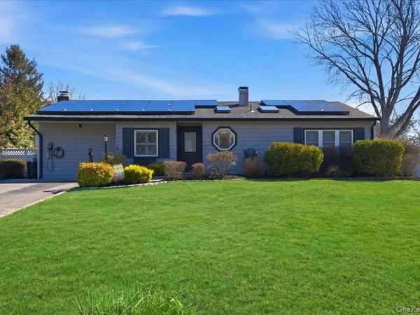 1085 Sipp Avenue, Medford, NY 11763