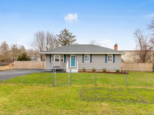 425 Macdonald Avenue, Bellport, NY 11713