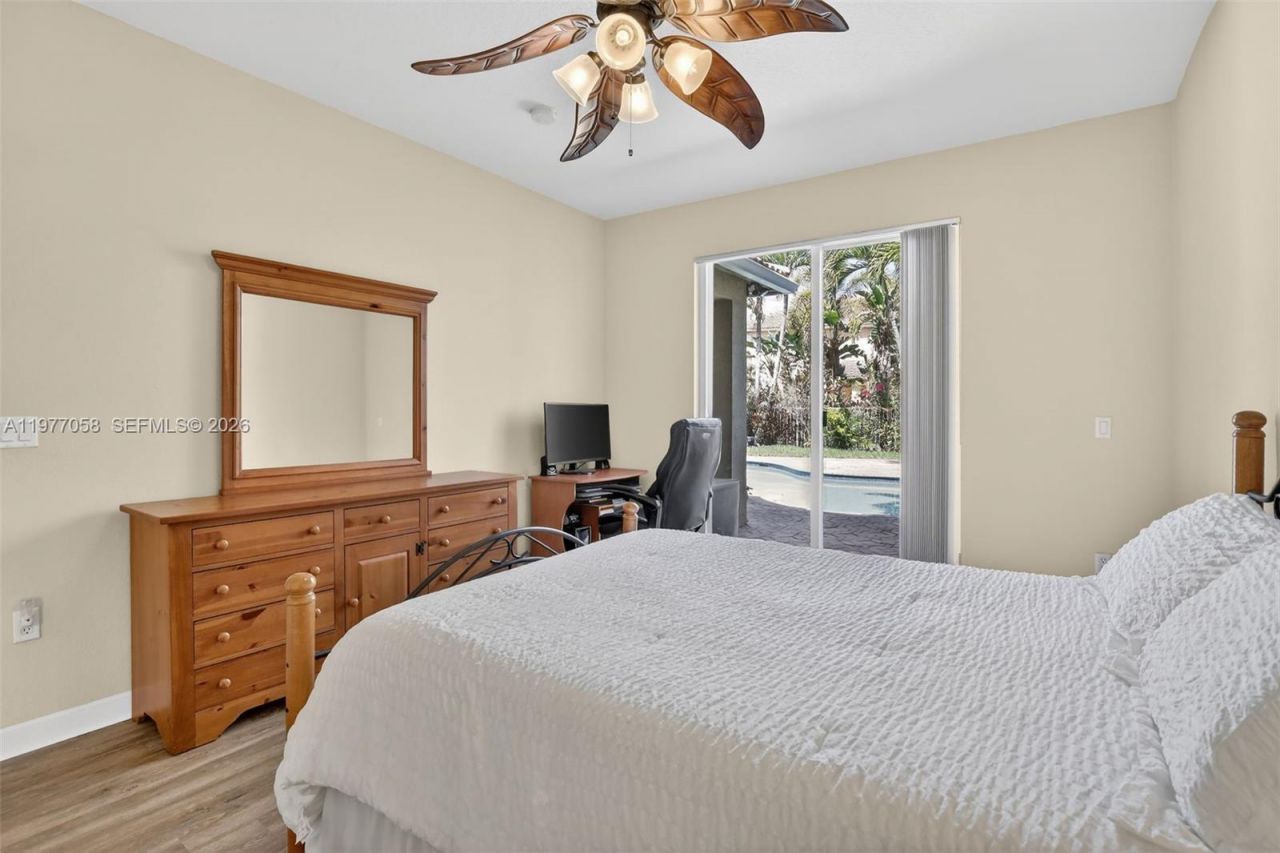 19151 N Hibiscus St , Weston, FL 33332 Photo