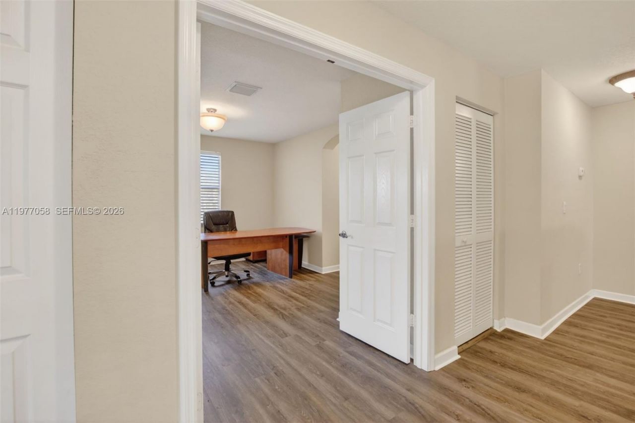 19151 N Hibiscus St , Weston, FL 33332 Photo