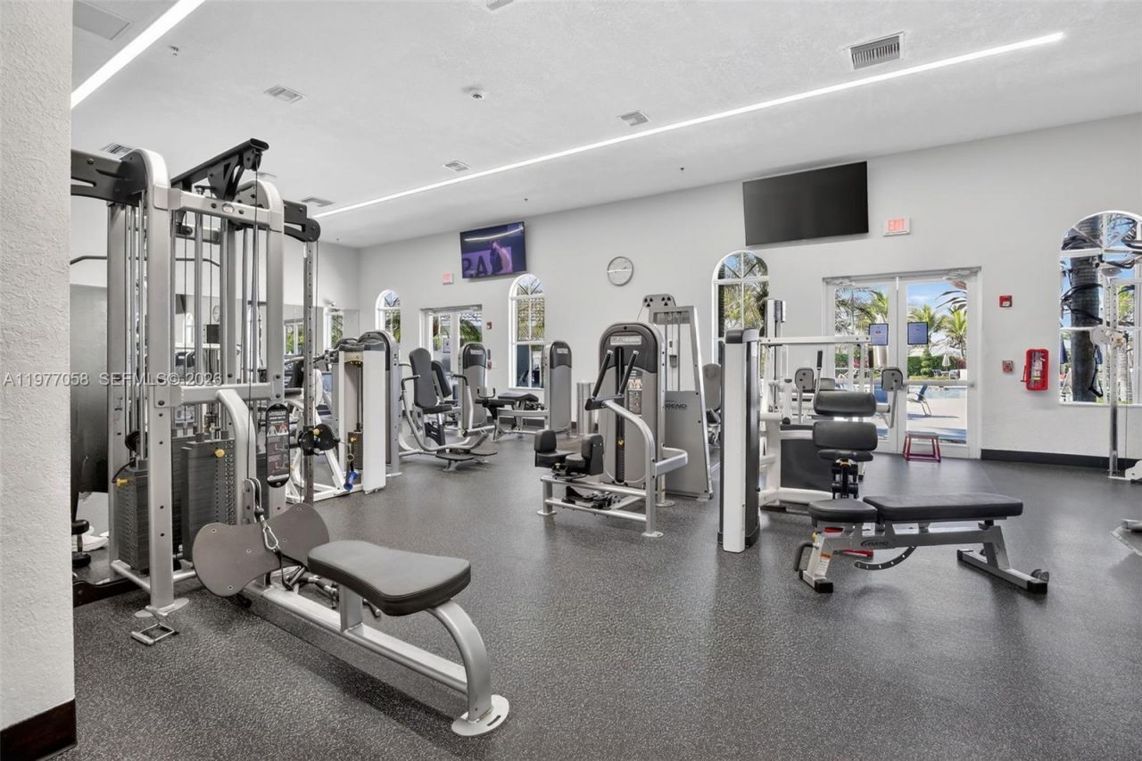 19151 N Hibiscus St , Weston, FL 33332 Photo